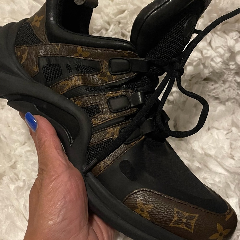 NWB Louis Vuitton Archlight Sneakers